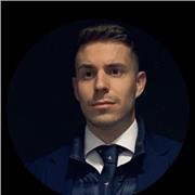 Soy Javier, profesor de Inglés y Francés para estudiantes y adultos. Dada mi trayectoria académica y profesional, tengo un nivel C2 de Inglés